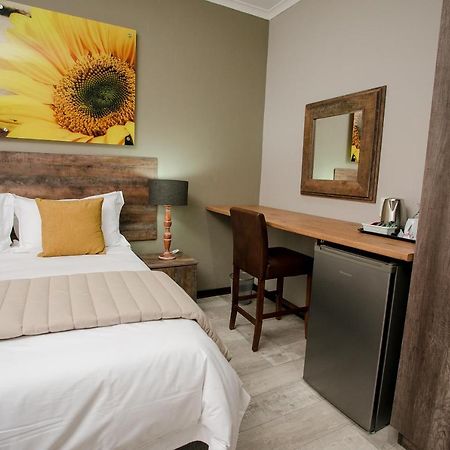 Vinique Guesthouse Mbombela Dış mekan fotoğraf
