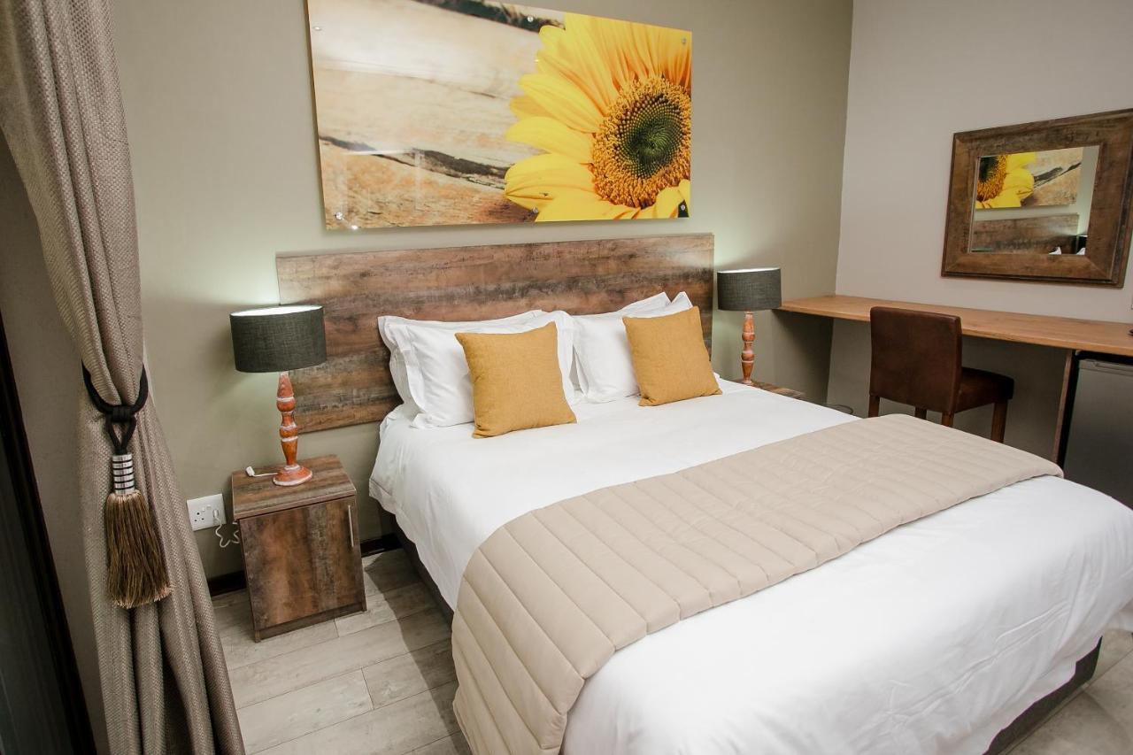 Vinique Guesthouse Mbombela Dış mekan fotoğraf