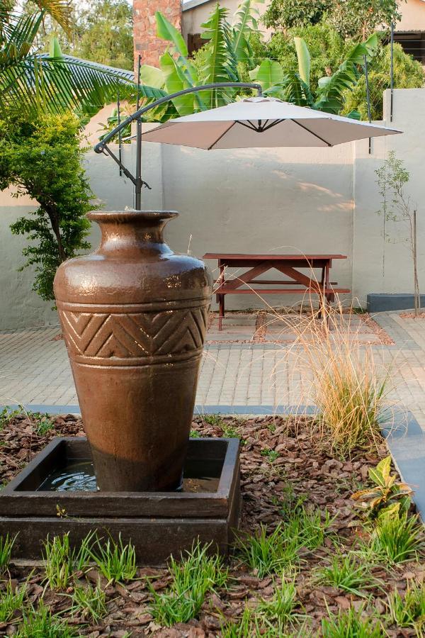 Vinique Guesthouse Mbombela Dış mekan fotoğraf